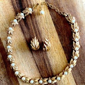 Vintage Trifari necklace and earrings